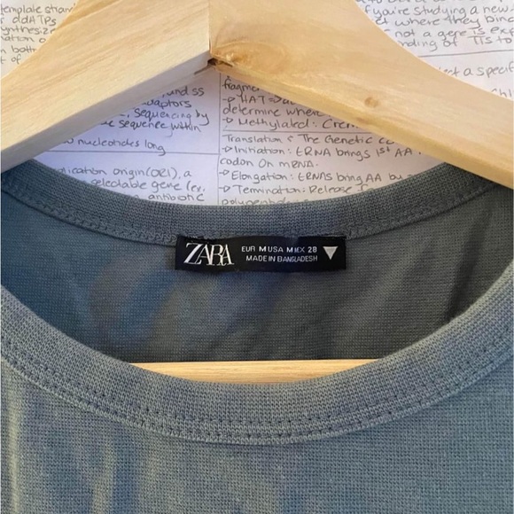 Zara cropped baby tee - Picture 2 of 2